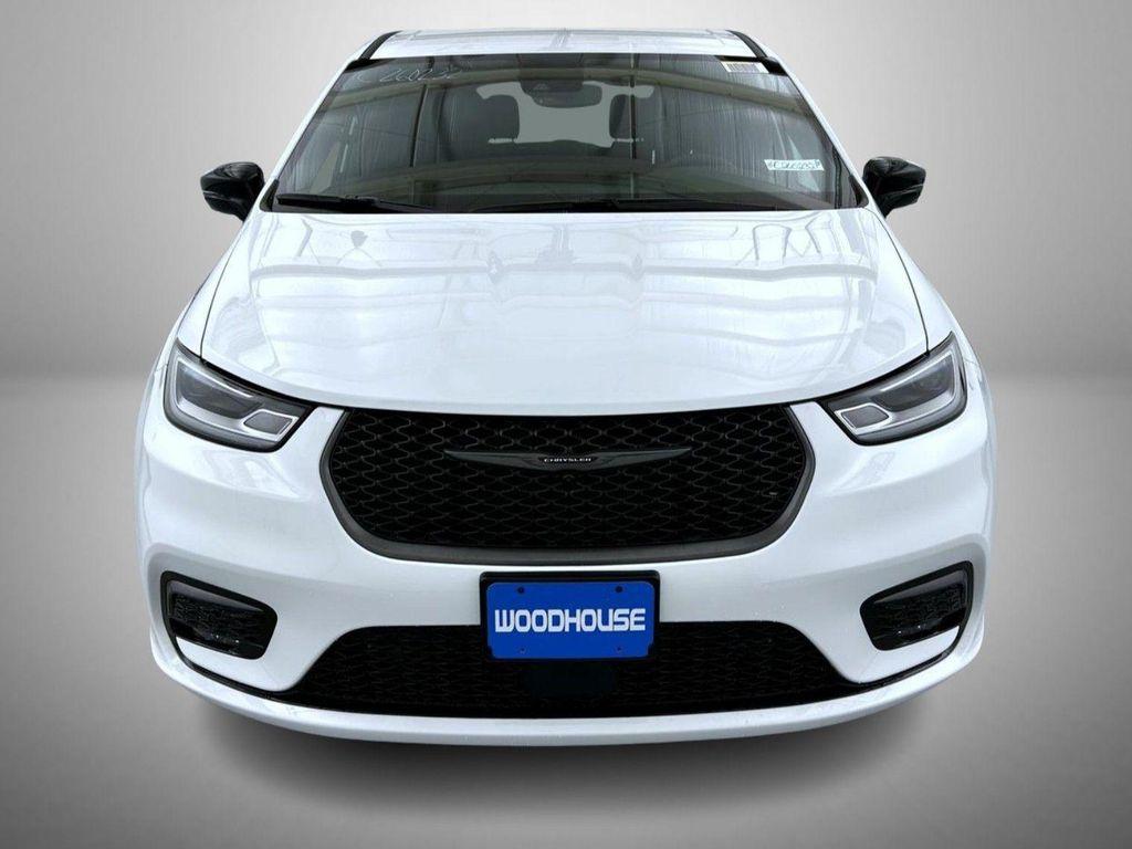 new 2026 Chrysler Pacifica car, priced at $42,553