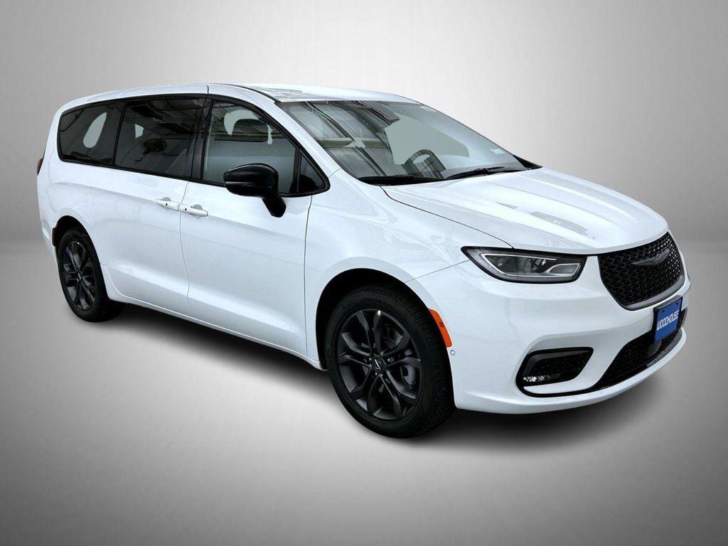 new 2026 Chrysler Pacifica car, priced at $42,553