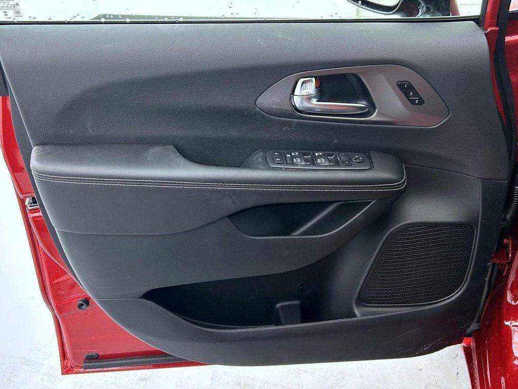 new 2026 Chrysler Pacifica car, priced at $48,029