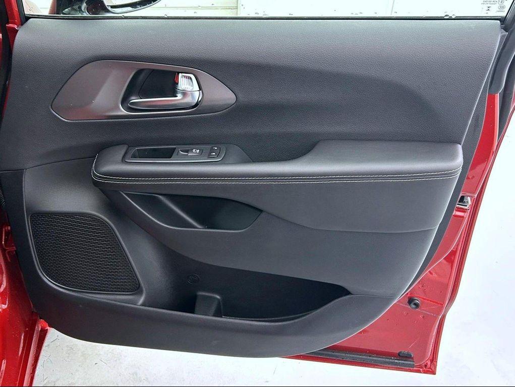 new 2026 Chrysler Pacifica car, priced at $48,029