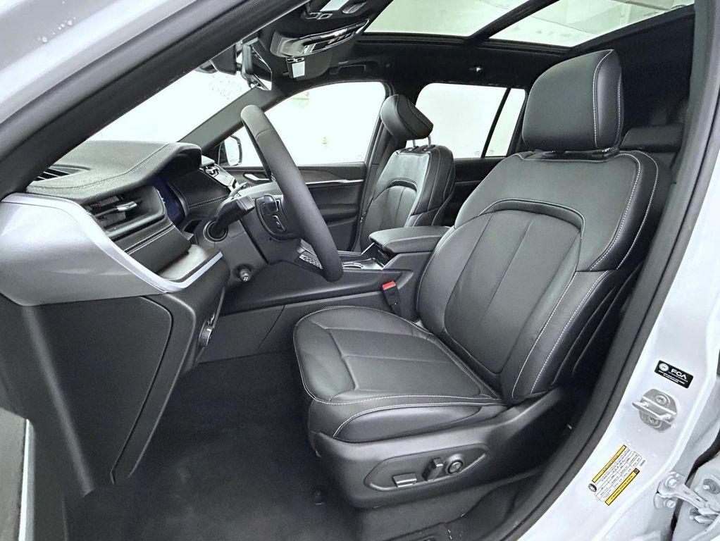 new 2026 Jeep Grand Cherokee car, priced at $50,810