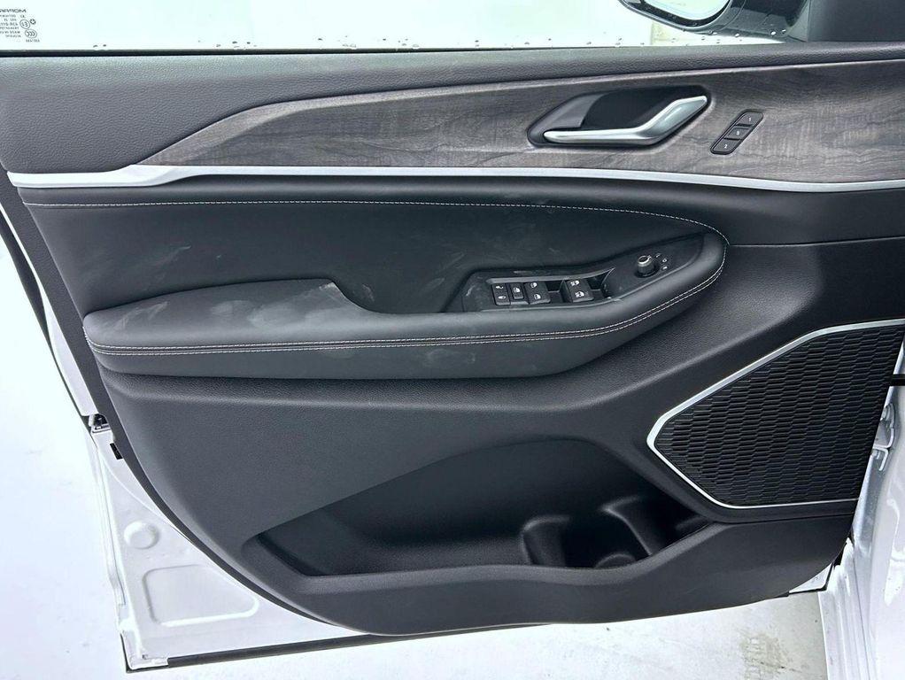 new 2026 Jeep Grand Cherokee car, priced at $50,810