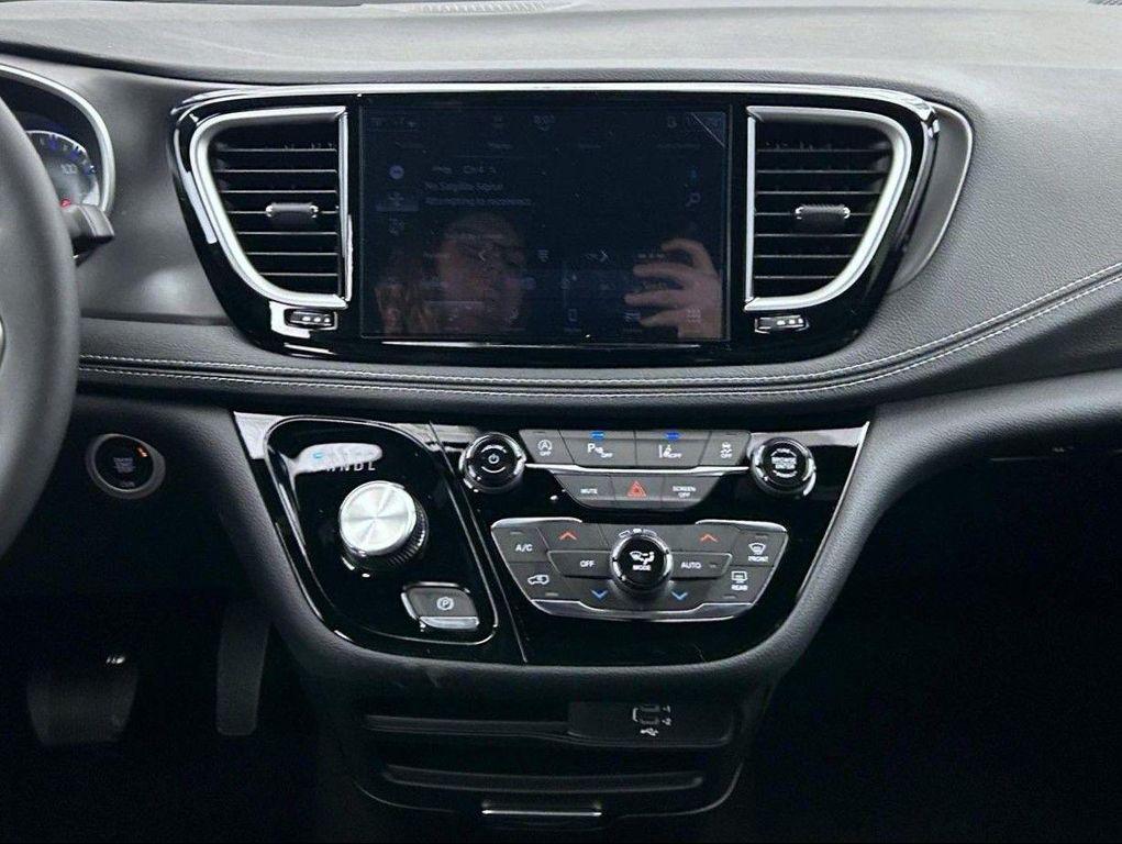 new 2026 Chrysler Pacifica car, priced at $42,984