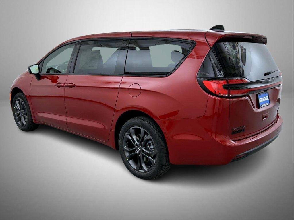 new 2026 Chrysler Pacifica car, priced at $42,984