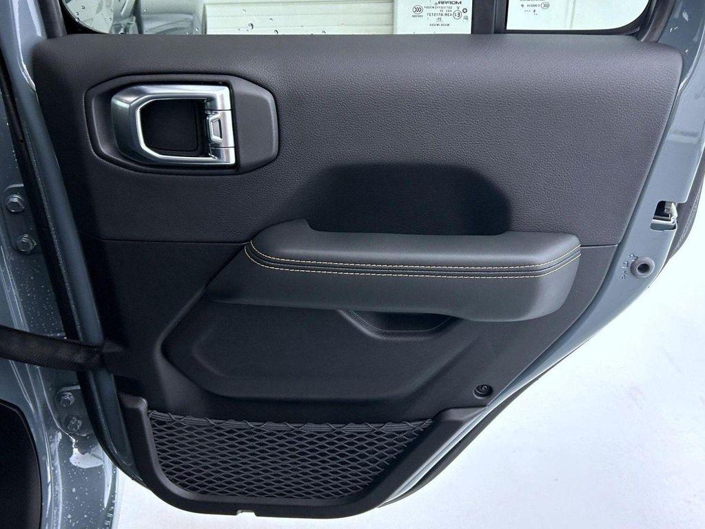 new 2026 Jeep Gladiator car, priced at $51,404