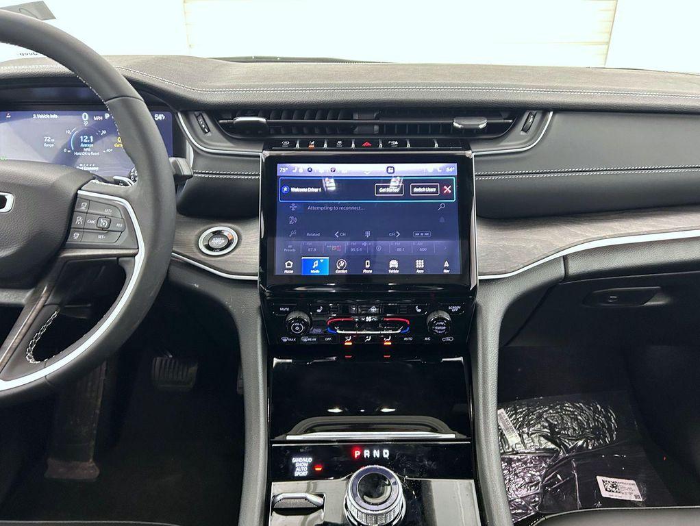 new 2025 Jeep Grand Cherokee L car, priced at $42,649