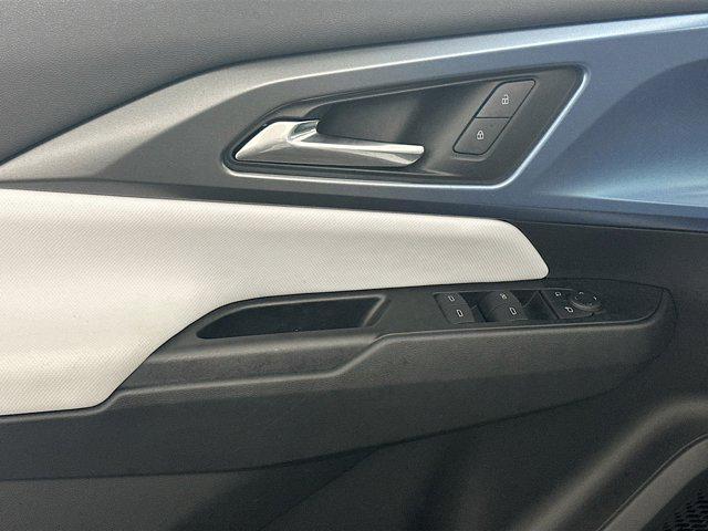 used 2025 Chevrolet Equinox EV car, priced at $25,212