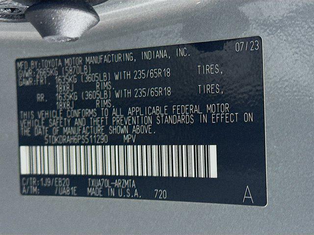 used 2023 Toyota Highlander car, priced at $31,987