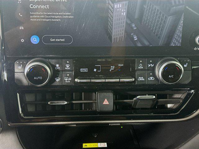 used 2023 Toyota Highlander car, priced at $31,987