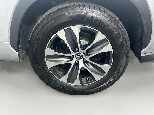 used 2023 Toyota Highlander car, priced at $31,987