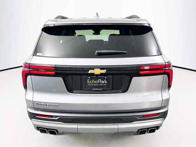 used 2025 Chevrolet Traverse car, priced at $32,487