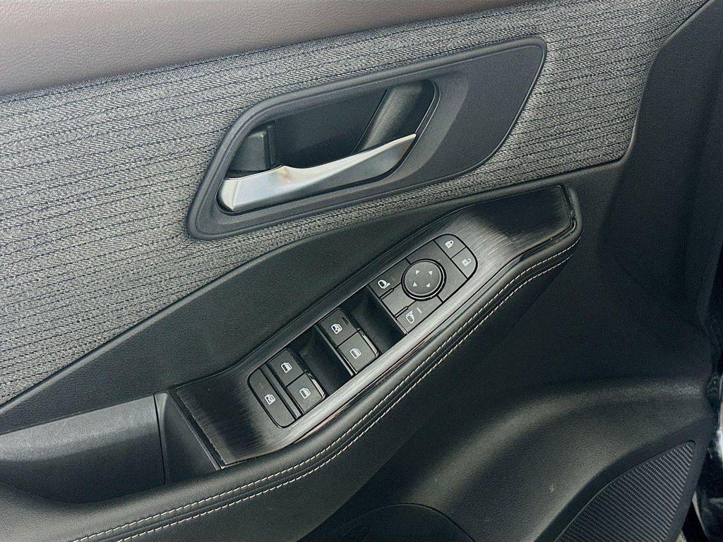 used 2023 Nissan Rogue car, priced at $22,221