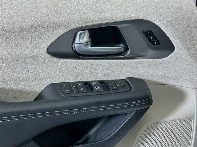 used 2024 Chrysler Pacifica car, priced at $26,987