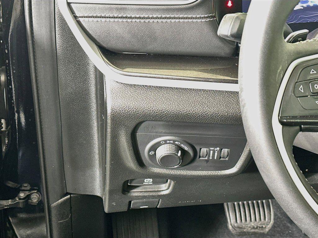 used 2023 Jeep Grand Cherokee car, priced at $27,222