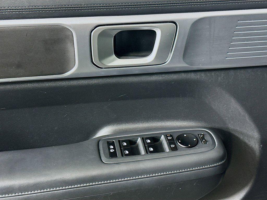 used 2025 Hyundai Santa Fe car, priced at $30,222