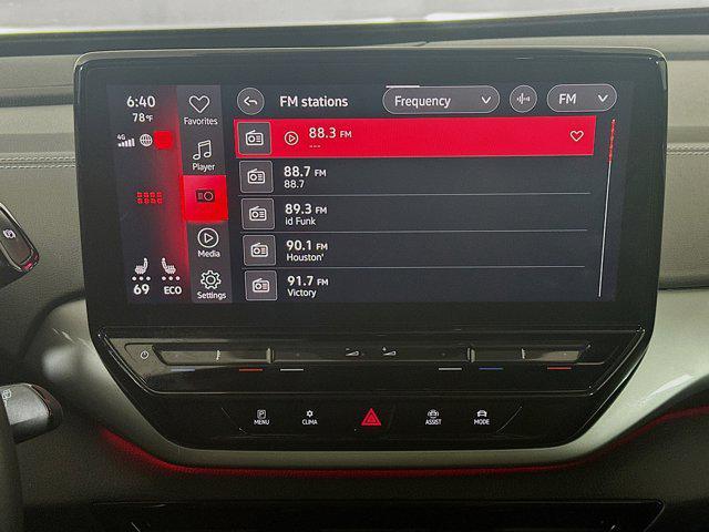 used 2024 Volkswagen ID.4 car, priced at $20,987