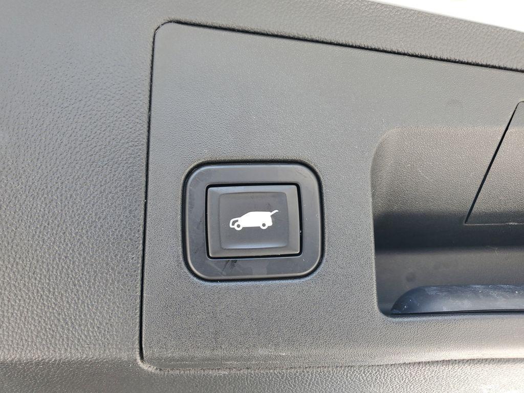 used 2017 Cadillac XT5 car, priced at $14,688