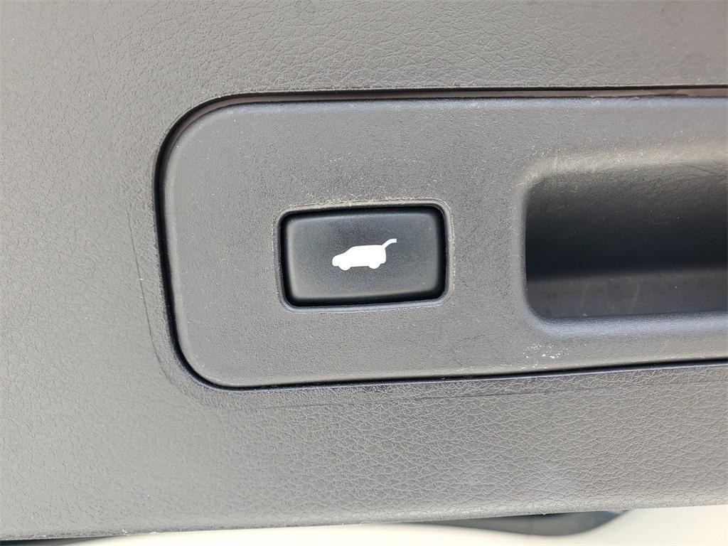 used 2017 Acura MDX car, priced at $16,688