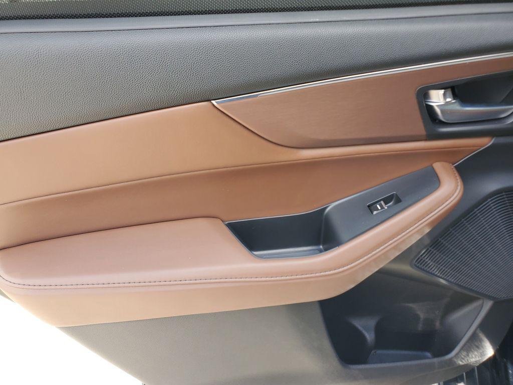 used 2023 Acura MDX car, priced at $34,388