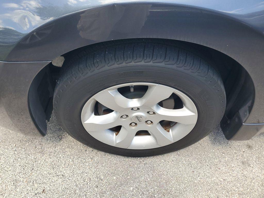 used 2009 Nissan Altima car, priced at $5,388