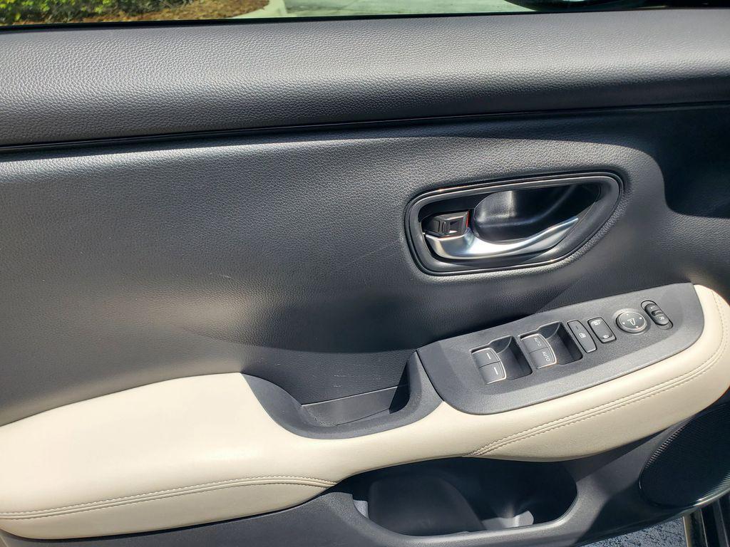 used 2025 Honda HR-V car, priced at $25,688