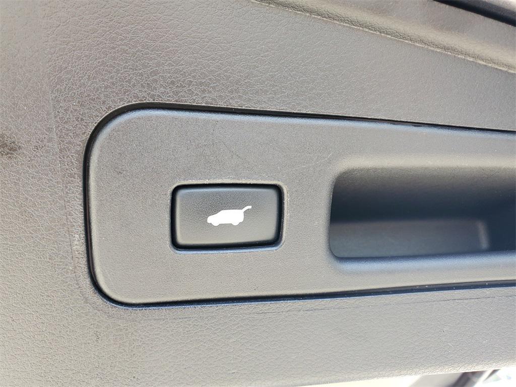 used 2020 Acura MDX car, priced at $20,288