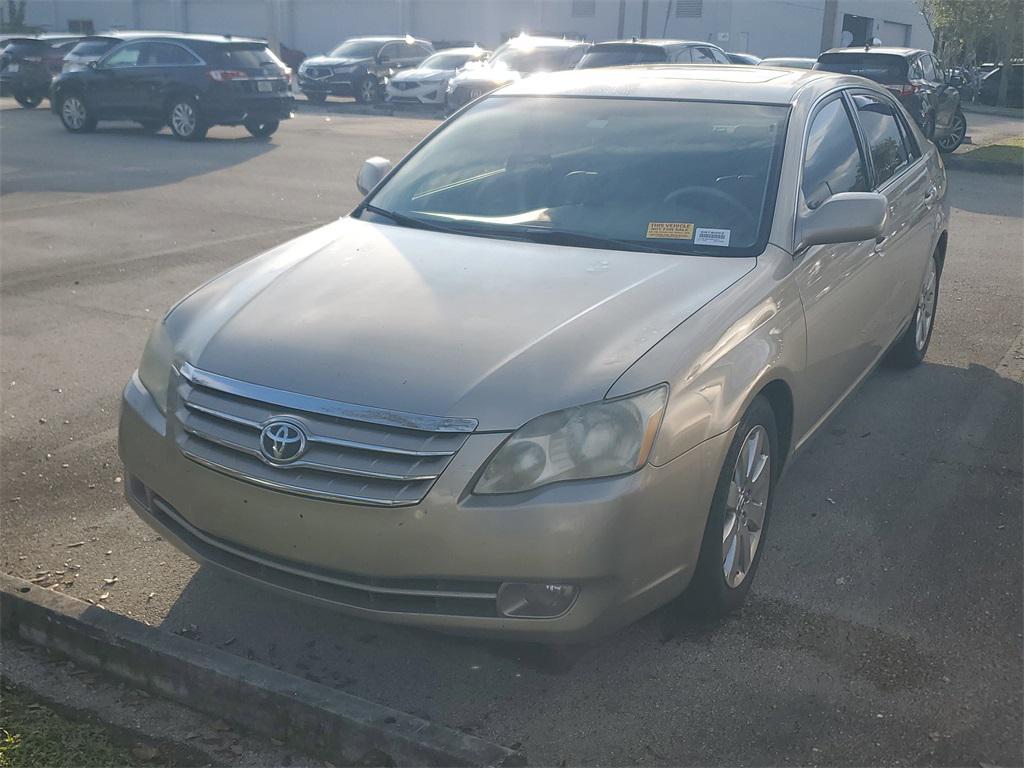 used 2005 Toyota Avalon car