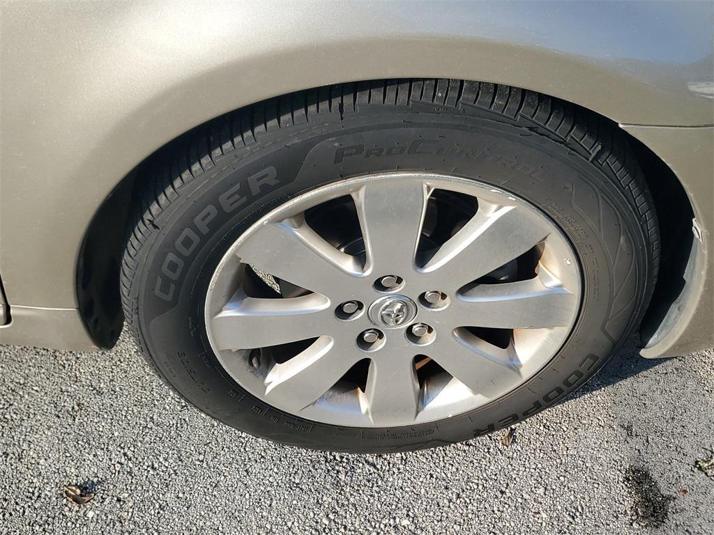 used 2005 Toyota Avalon car