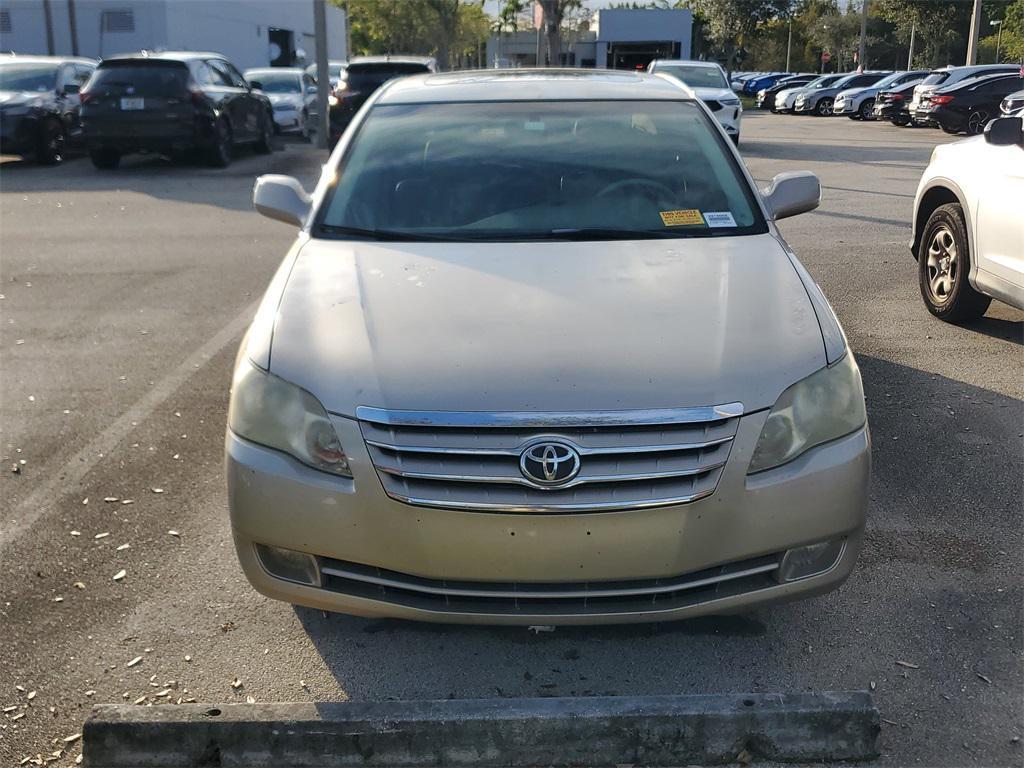 used 2005 Toyota Avalon car