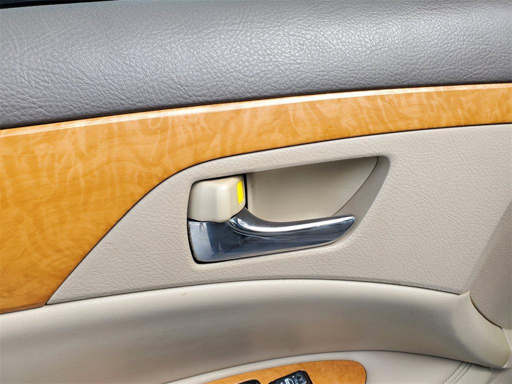 used 2005 Toyota Avalon car, priced at $3,888