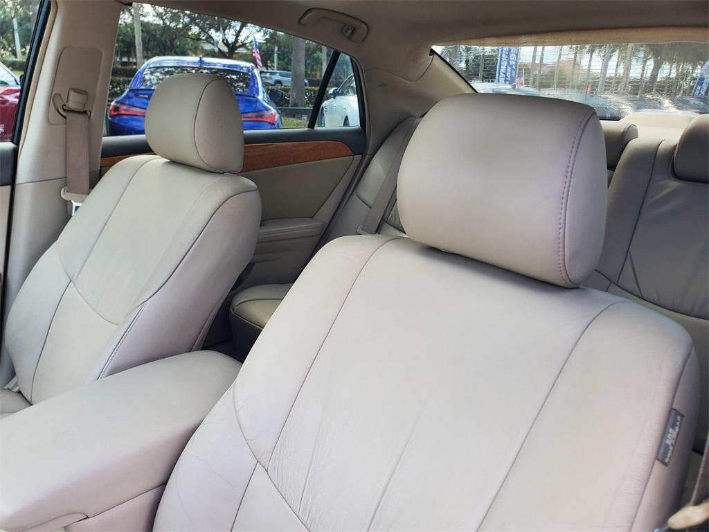 used 2005 Toyota Avalon car, priced at $3,888