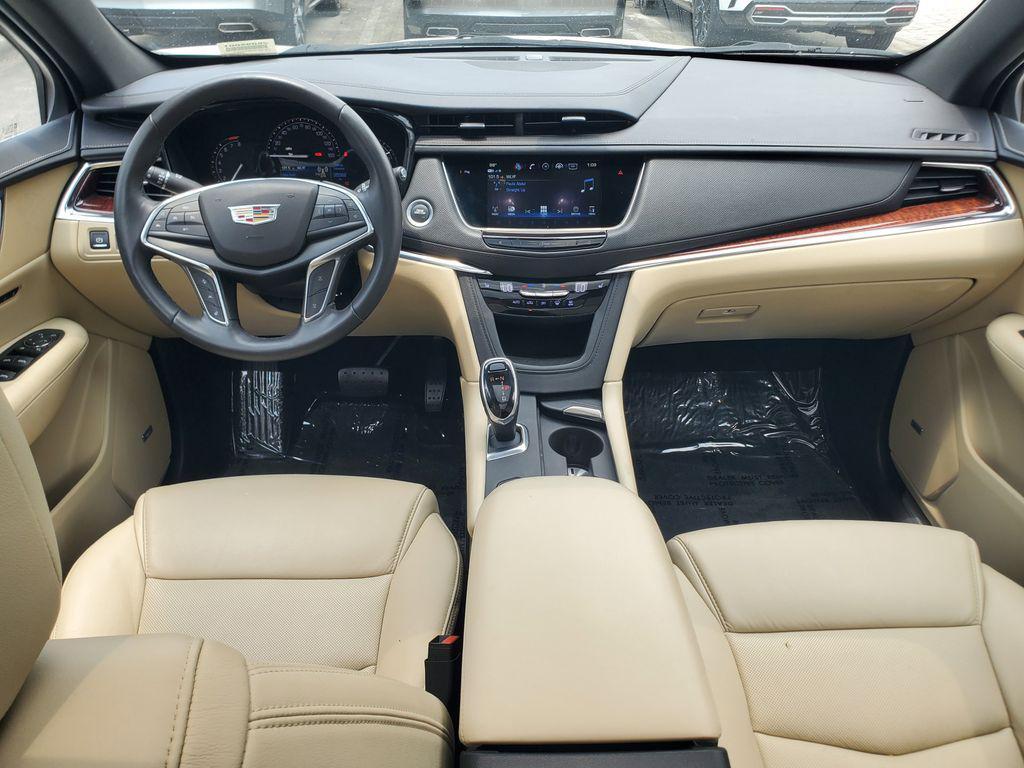 used 2019 Cadillac XT5 car, priced at $21,388