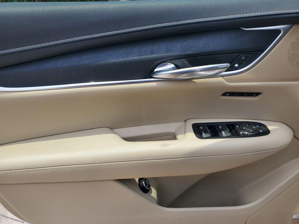 used 2019 Cadillac XT5 car, priced at $21,388