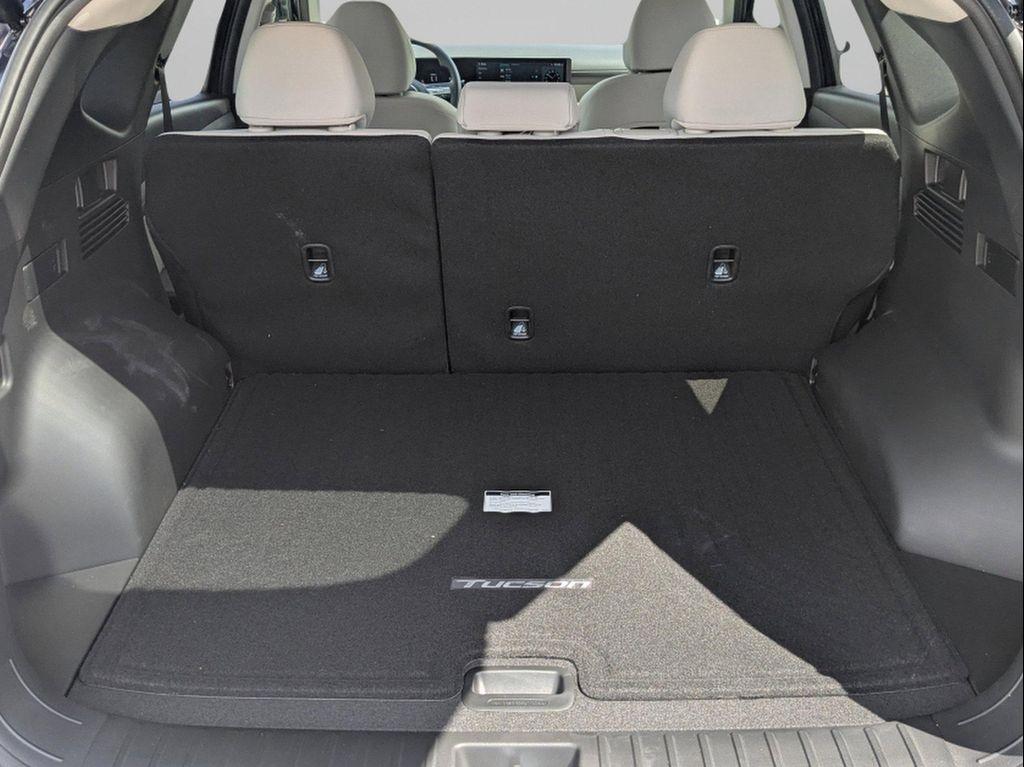 new 2026 Hyundai TUCSON Hybrid car, priced at $37,773
