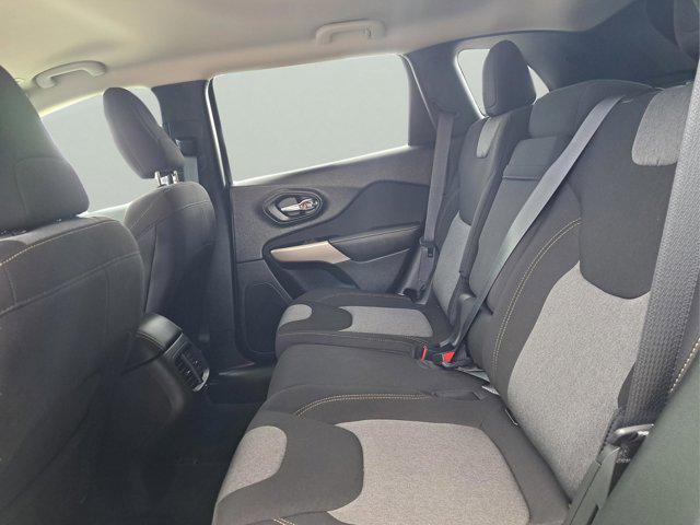 used 2018 Jeep Cherokee car