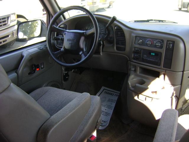 used 2005 GMC Safari car, priced at $12,995