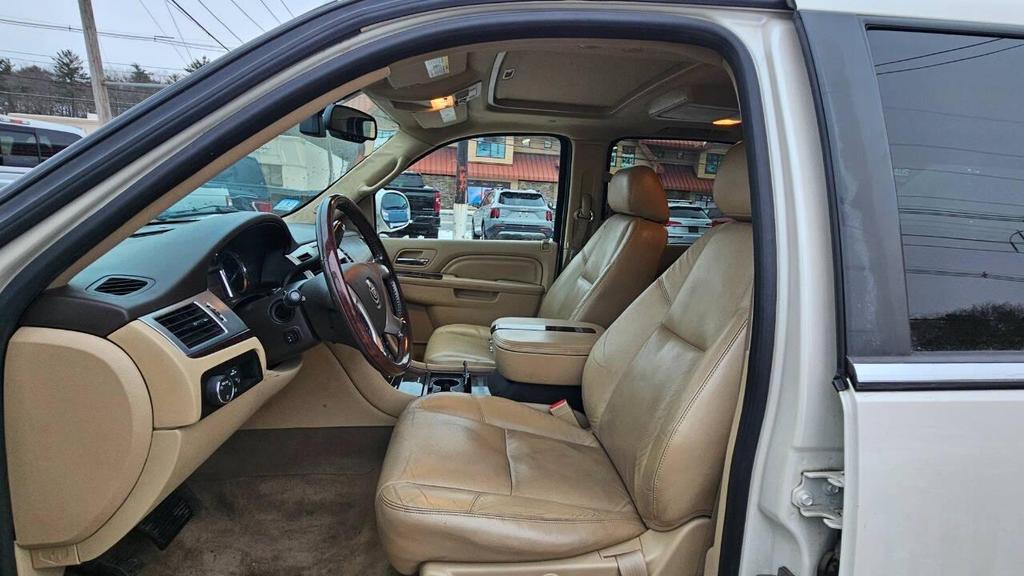 used 2011 Cadillac Escalade ESV car, priced at $13,995