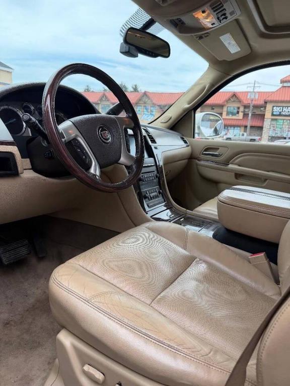 used 2011 Cadillac Escalade ESV car, priced at $13,995