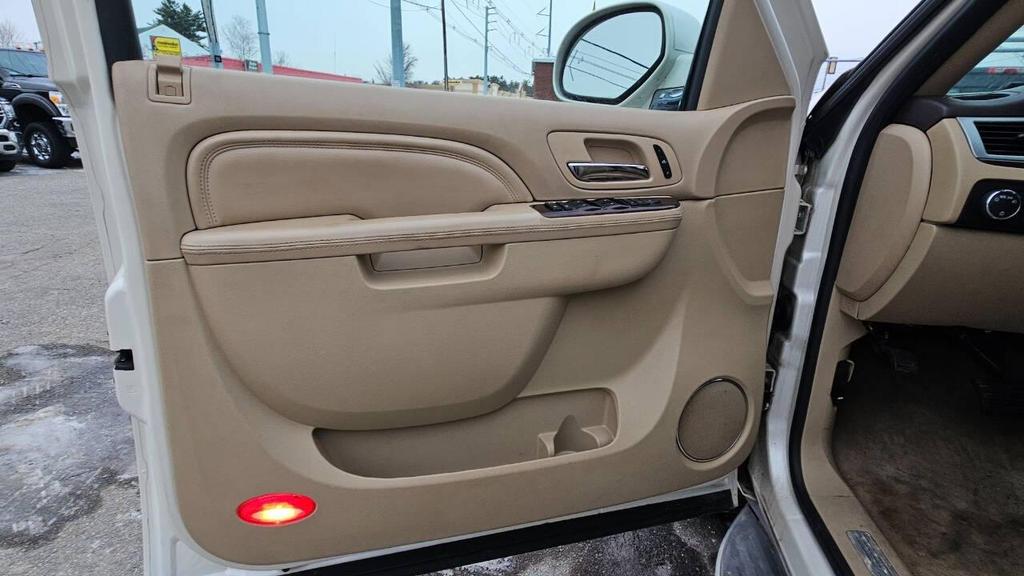 used 2011 Cadillac Escalade ESV car, priced at $13,995