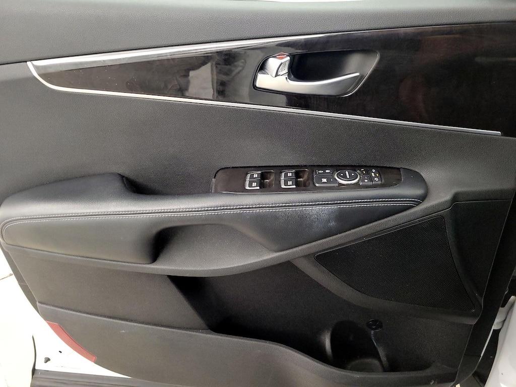 used 2016 Kia Sorento car, priced at $13,998