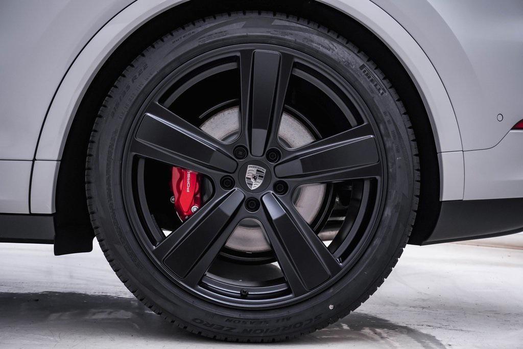 new 2025 Porsche Cayenne car, priced at $190,965
