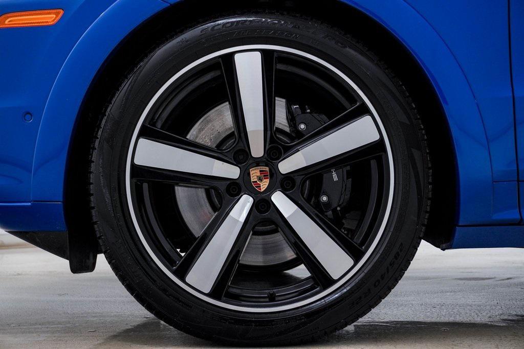 new 2025 Porsche Cayenne car, priced at $161,075