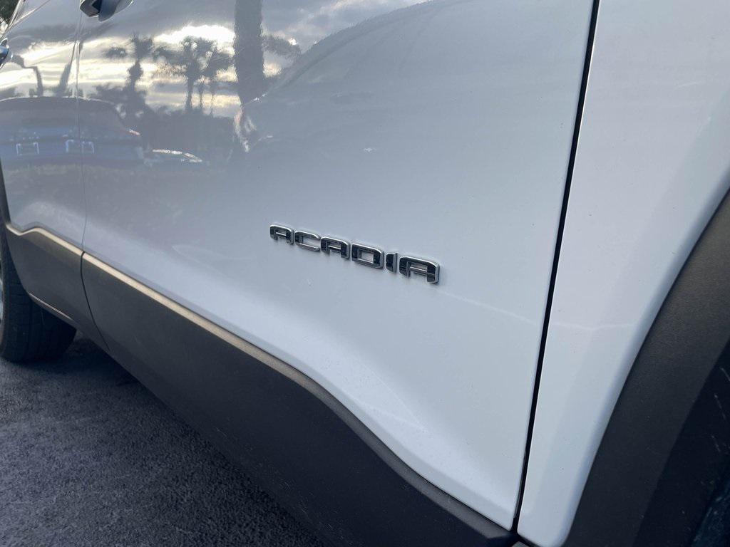 used 2023 GMC Acadia car, priced at $20,999