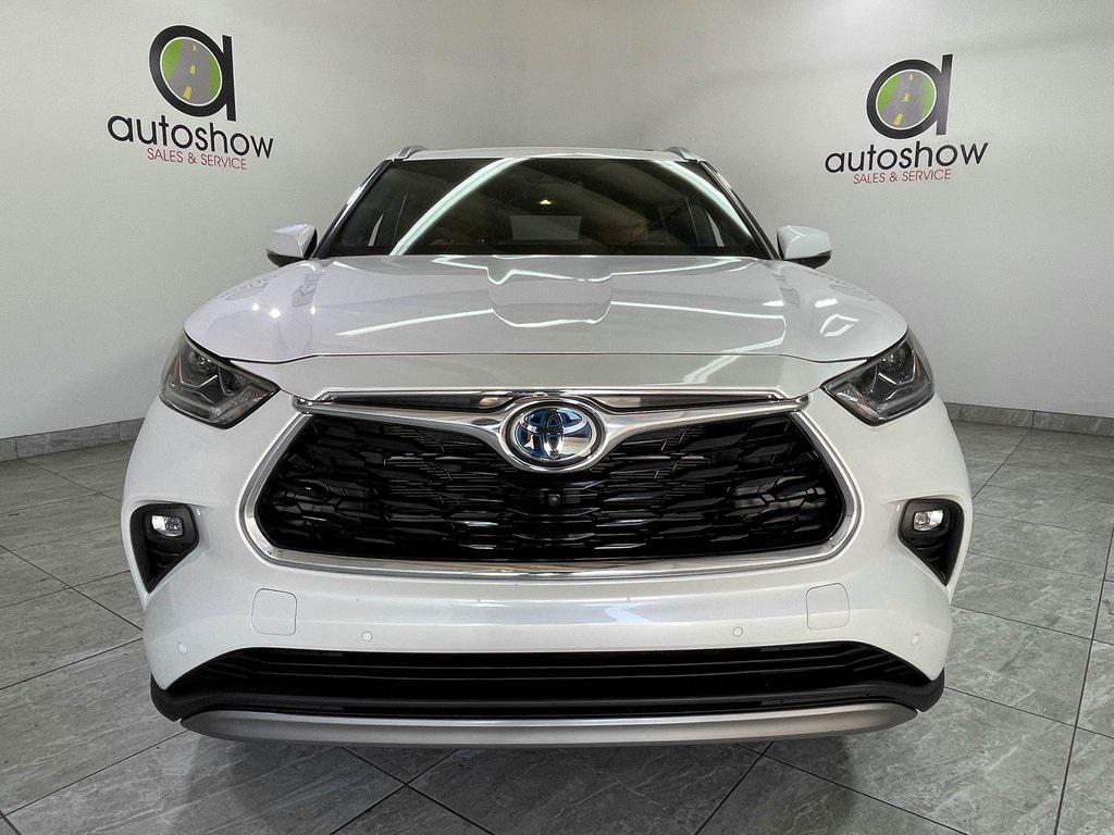 used 2024 Toyota Highlander Hybrid car, priced at $46,999