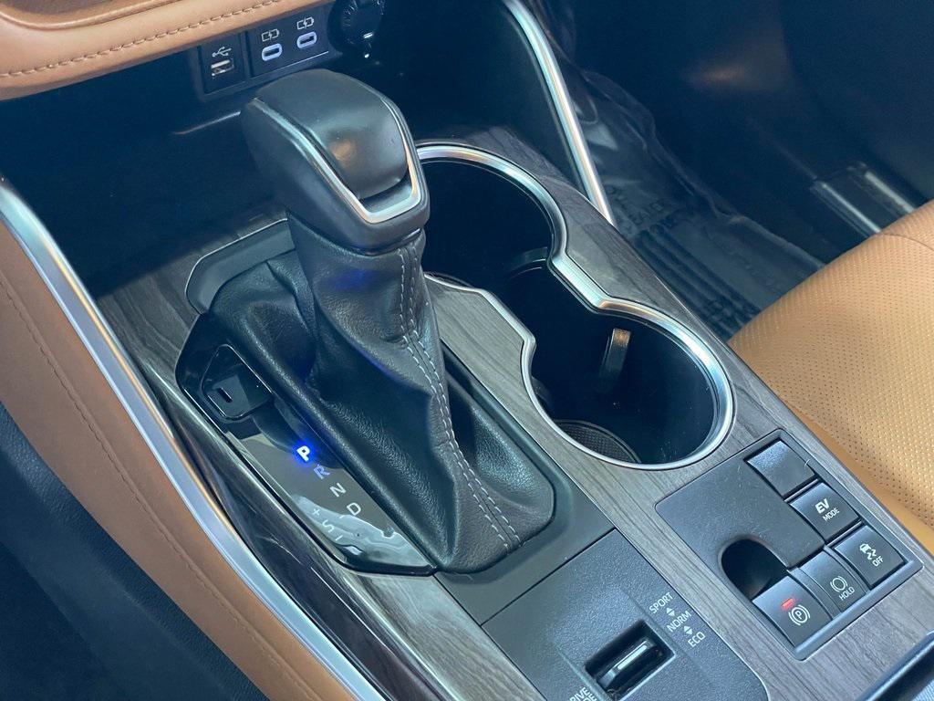 used 2024 Toyota Highlander Hybrid car, priced at $46,999