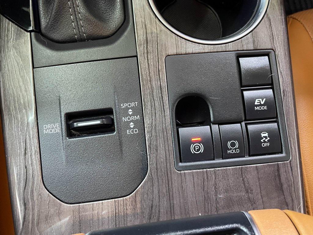 used 2024 Toyota Highlander Hybrid car, priced at $46,999