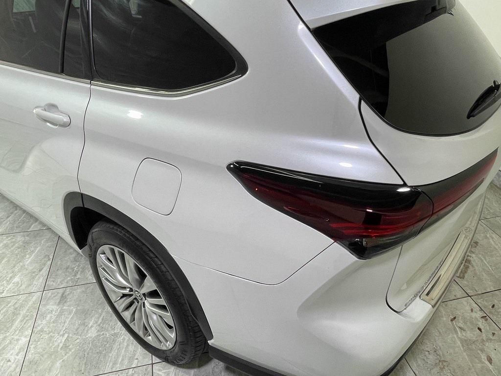 used 2024 Toyota Highlander Hybrid car, priced at $46,999