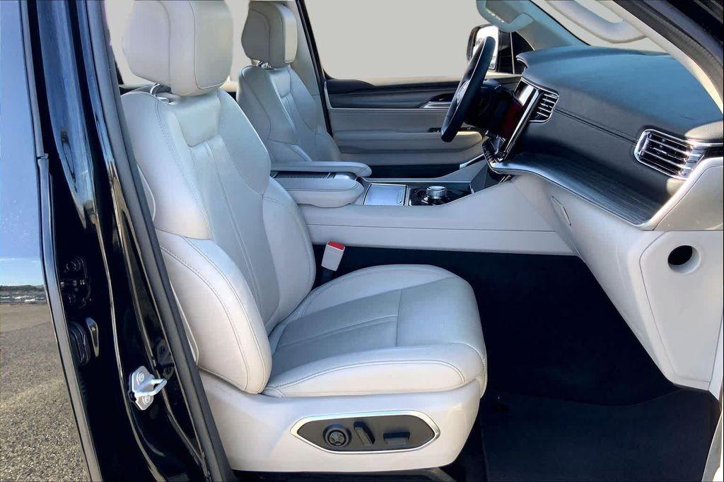used 2024 Jeep Wagoneer car, priced at $41,505