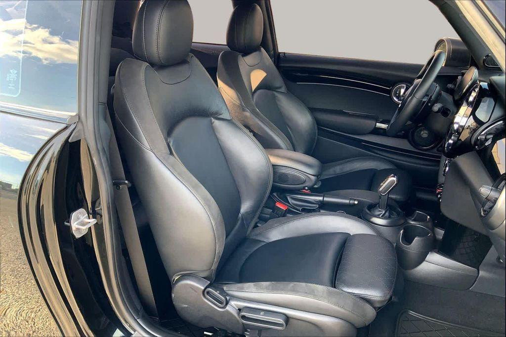 used 2023 MINI Hardtop car, priced at $23,716
