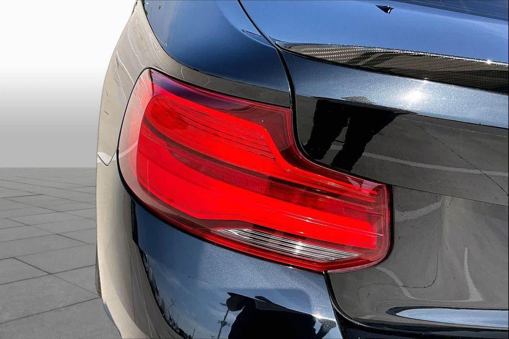 BMW 2 Series view 25